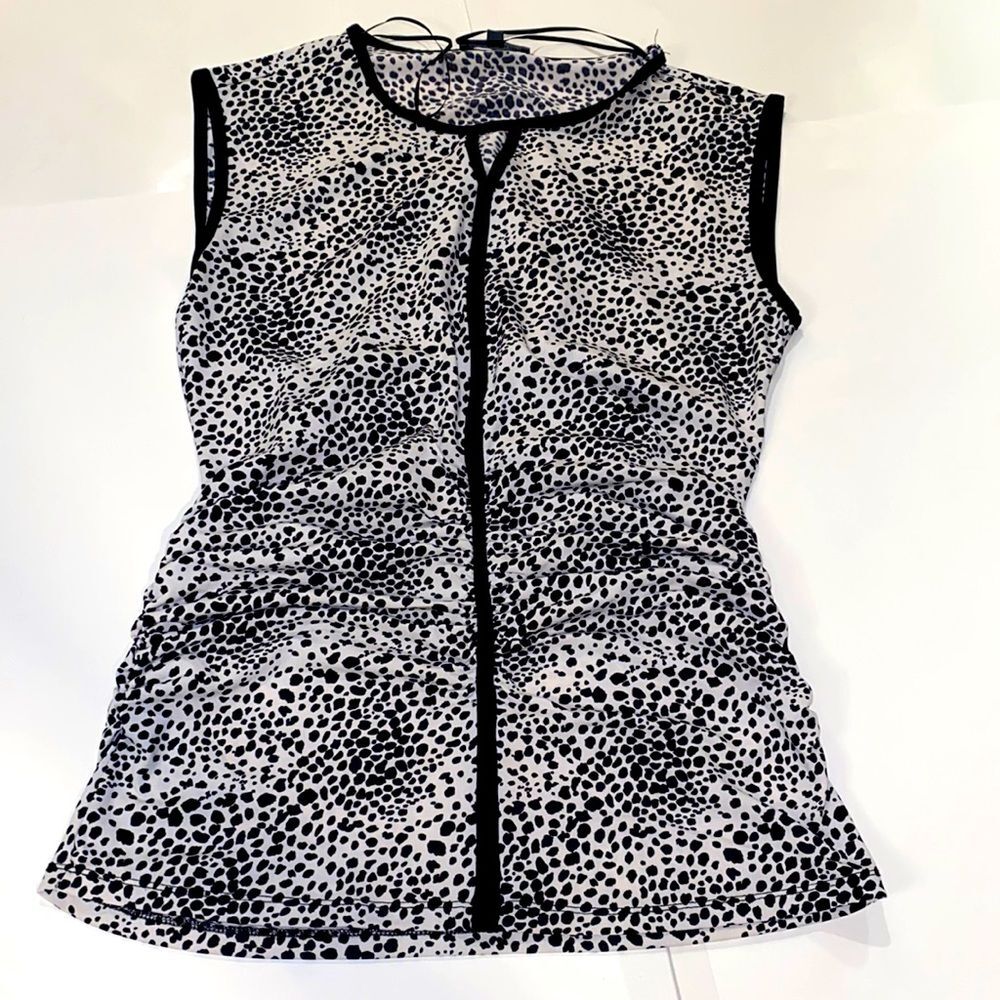 Adrianna Papell Spotted Pattern Sleeveless Blouse